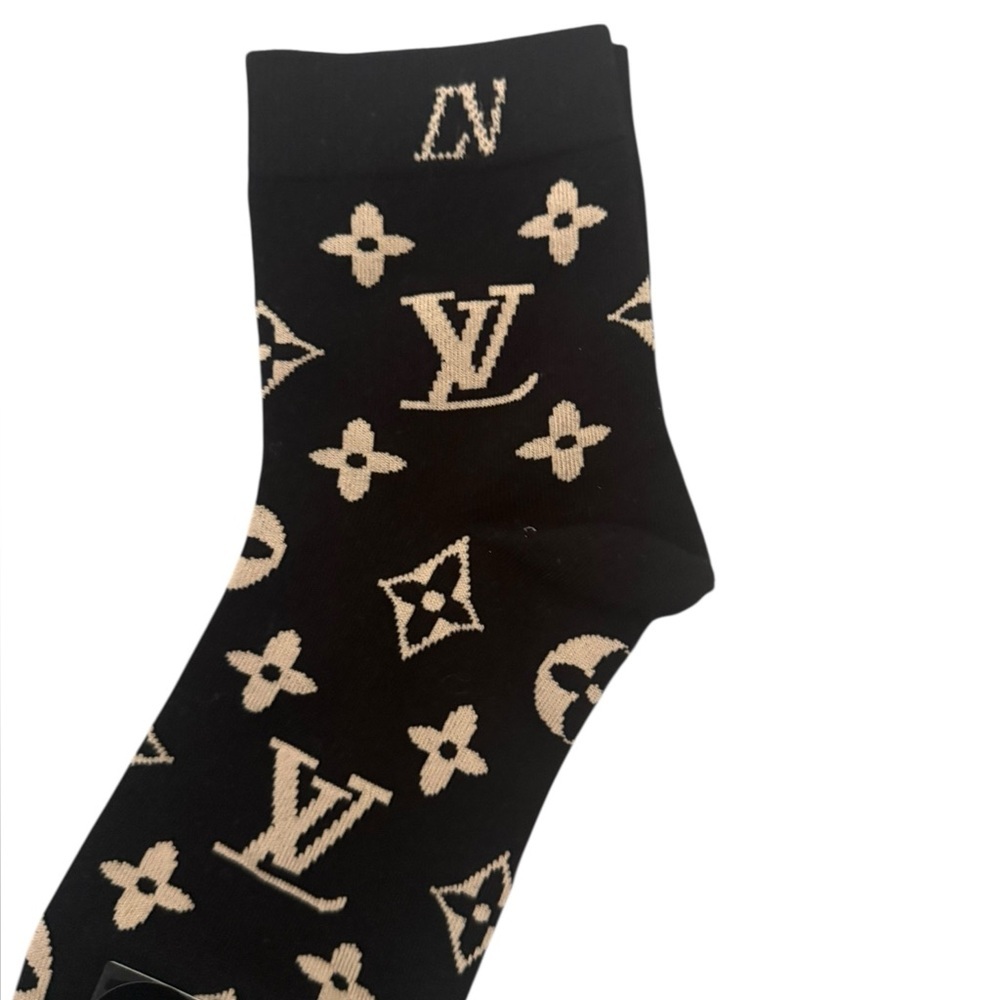 NWT 2 Pair Louis Vuitton Outlet Men’s Monogram Brown and Tan Socks - Picture 2 of 4